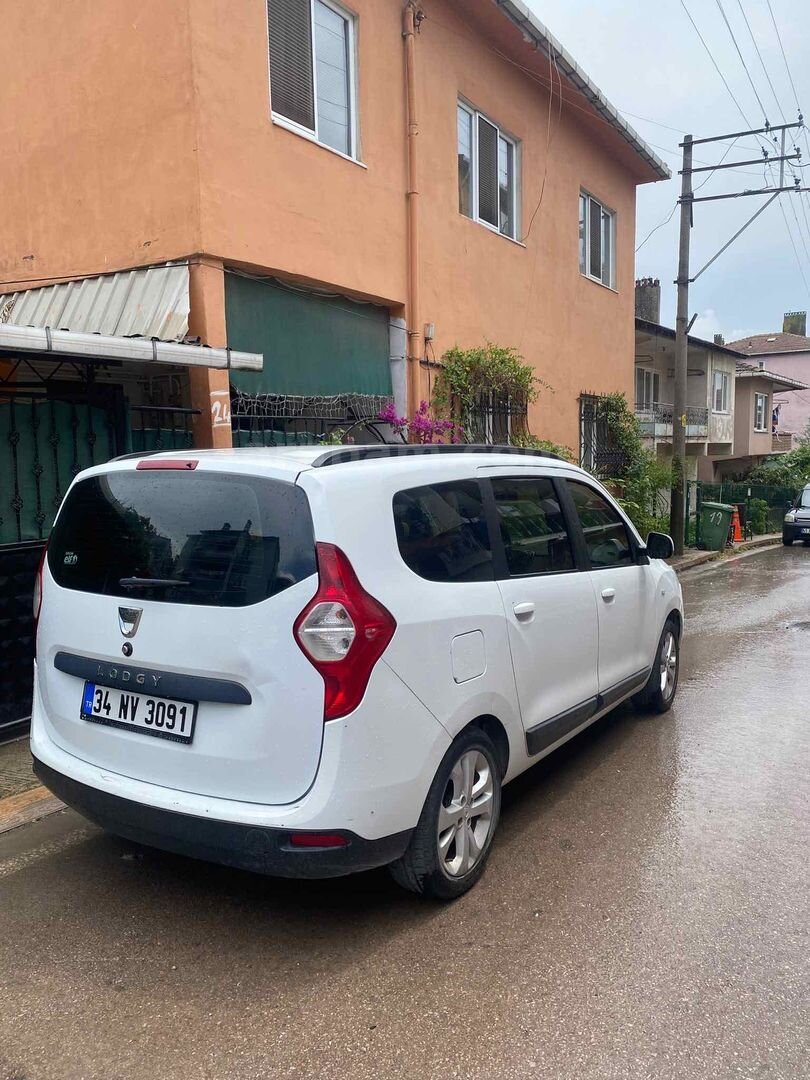 Sahibinden Dacia Lodgy 1.5 dCi Laureate 2015 Model 123.000 km Beyaz 2