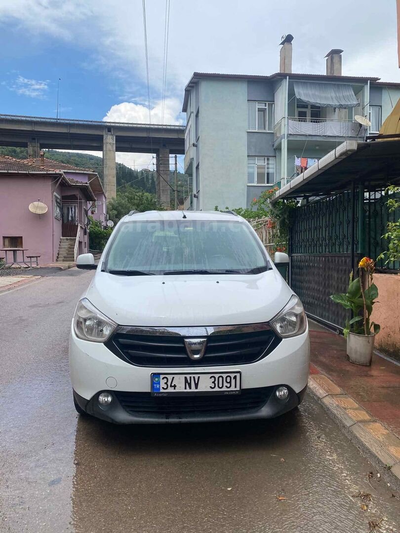Sahibinden Dacia Lodgy 1.5 dCi Laureate 2015 Model 123.000 km Beyaz 4
