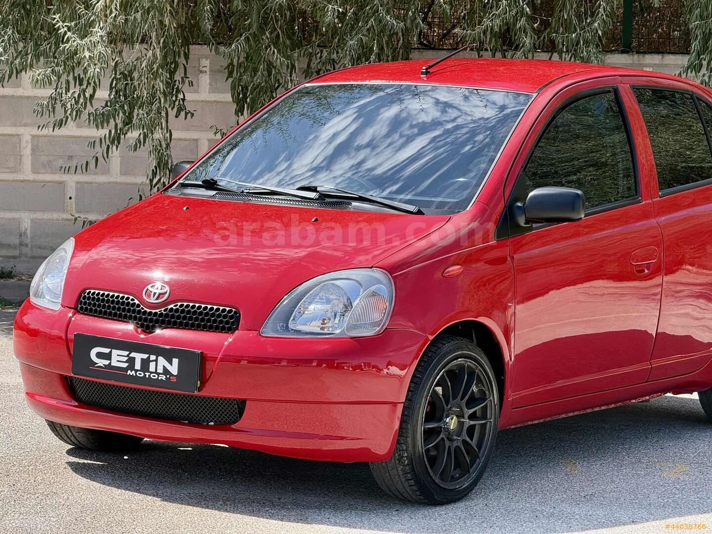 Galeriden Toyota Yaris 1.3 Luna 2000 Model Denizli 220.000 km Kırmızı 4
