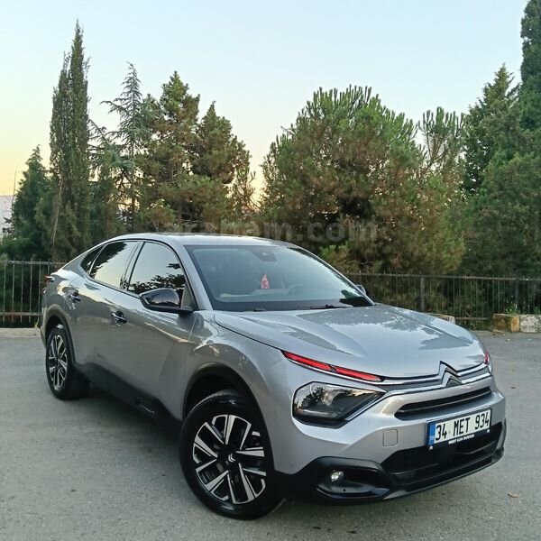 Sahibinden Citroen C4 X 1.2 PureTech Feel Bold 2024 Model 22.000 km Gri