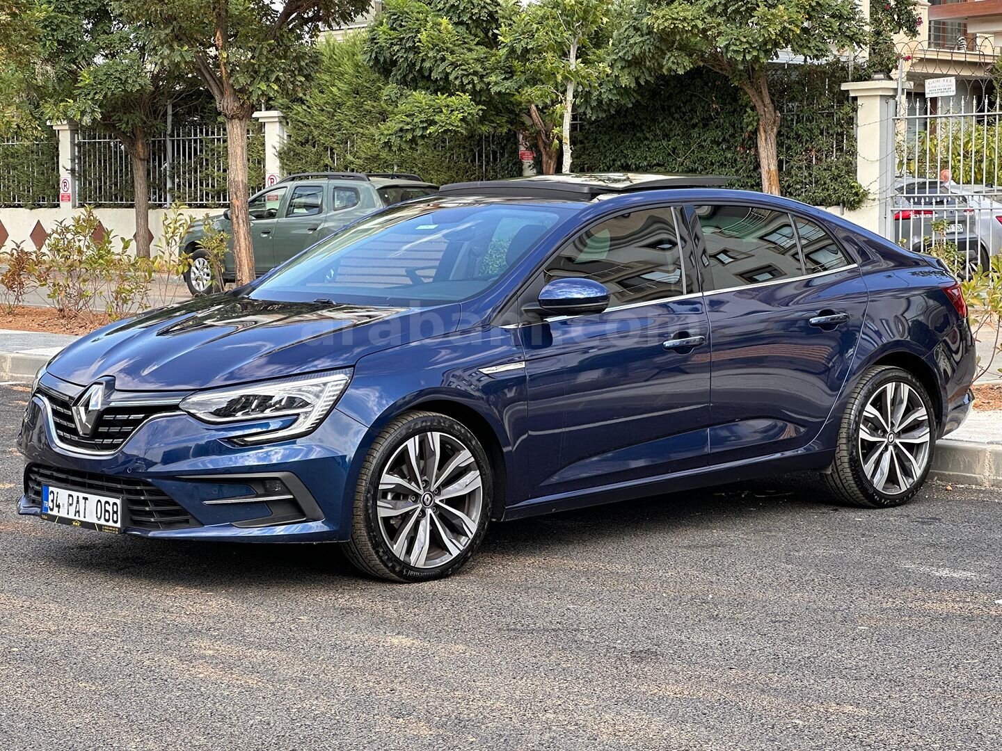 Galeriden Renault Megane 1.5 Blue DCI Icon 2025 Model İstanbul 26.000 km Mavi 2