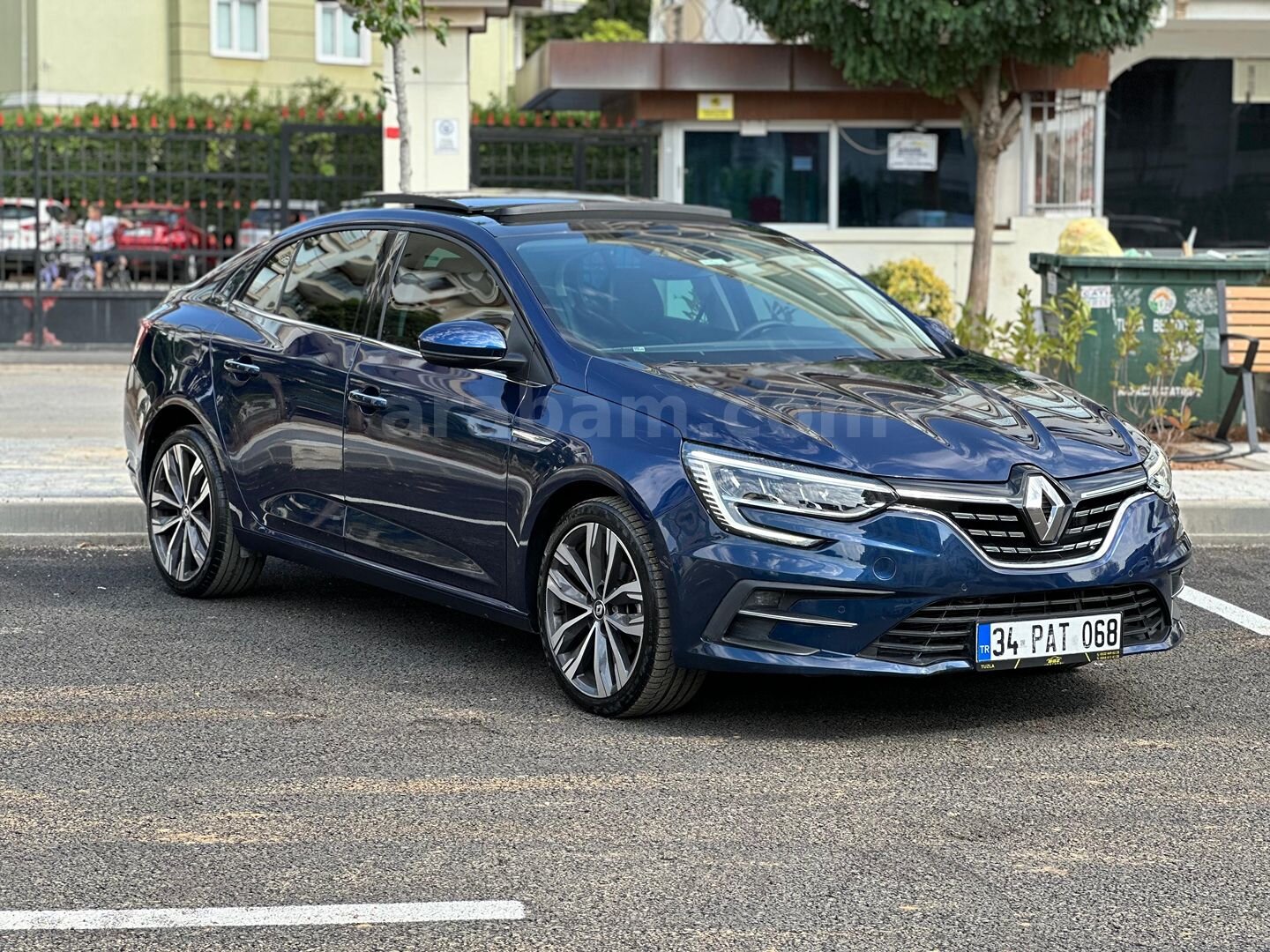 Galeriden Renault Megane 1.5 Blue DCI Icon 2025 Model İstanbul 26.000 km Mavi 3