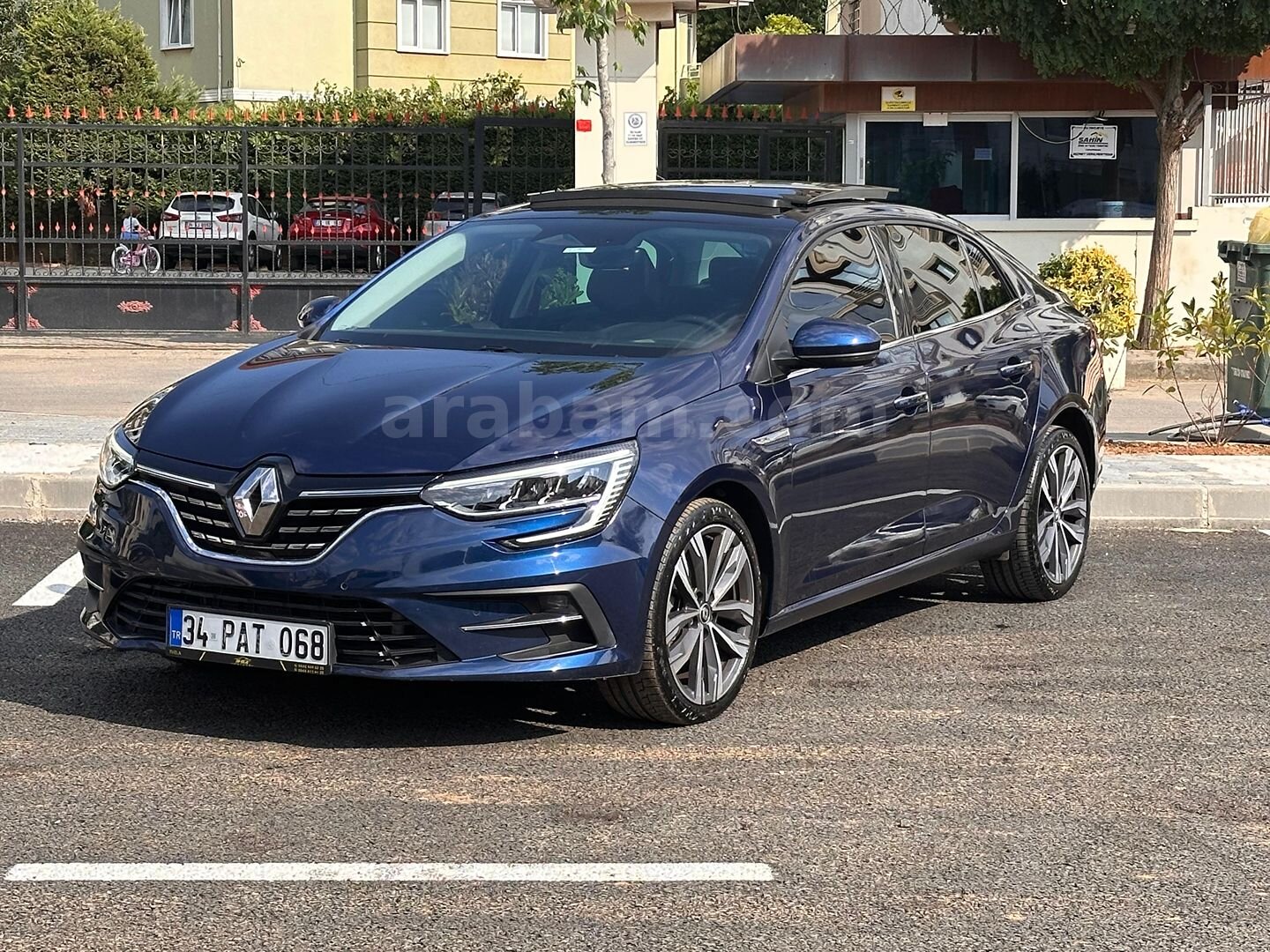 Galeriden Renault Megane 1.5 Blue DCI Icon 2025 Model İstanbul 26.000 km Mavi 4