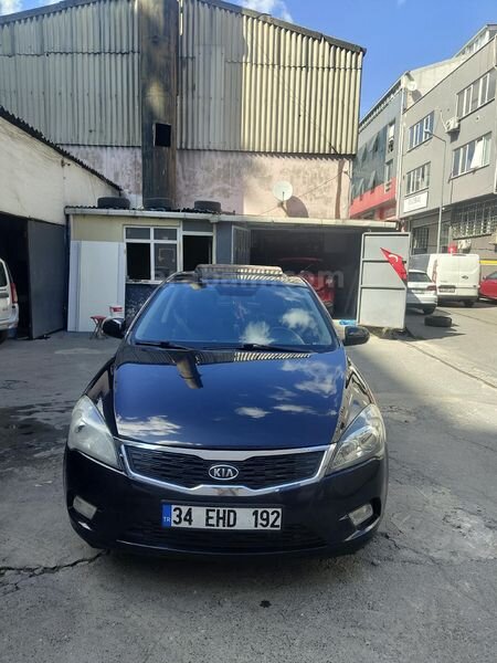 Sahibinden Kia Ceed 1.6 CRDi Motion 2011 Model 179.000 km Siyah