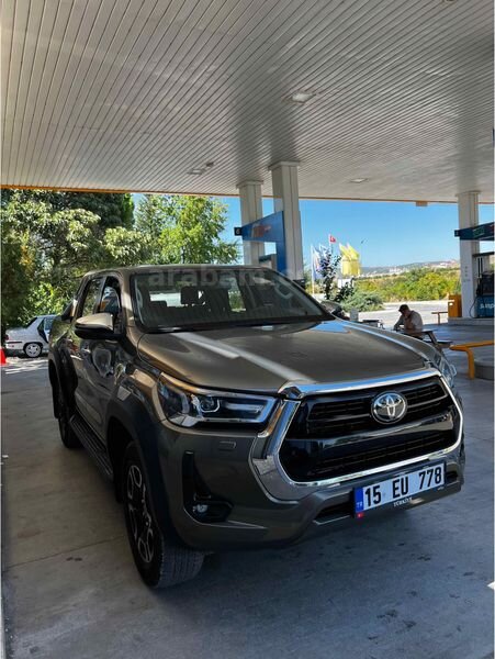 Sahibinden Toyota Hilux 2.4 D-4D 4x4 Hi-Cruiser 2023 Model