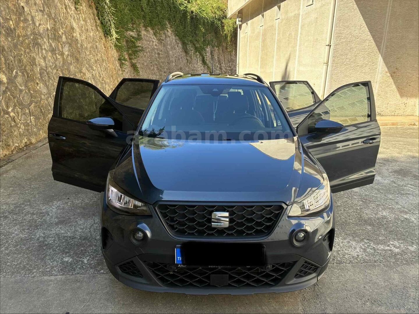 Sahibinden Seat Arona 1.0 EcoTSI Style 2025 Model Trabzon 14.000 km Füme 1