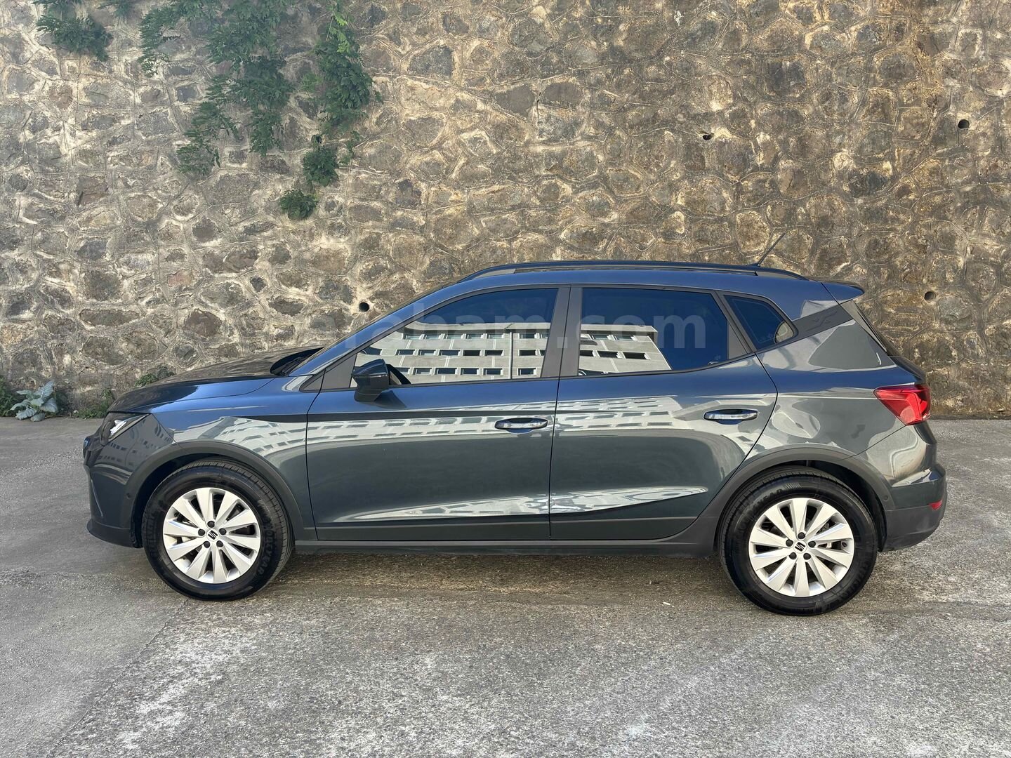 Sahibinden Seat Arona 1.0 EcoTSI Style 2025 Model Trabzon 14.000 km Füme 5