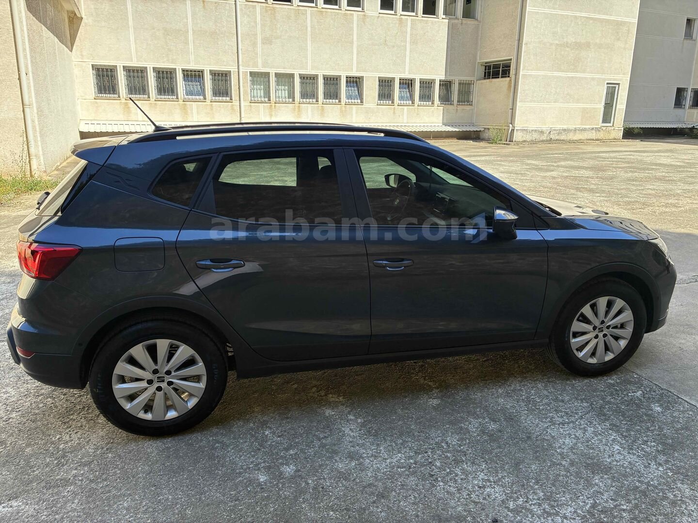 Sahibinden Seat Arona 1.0 EcoTSI Style 2025 Model Trabzon 14.000 km Füme 4