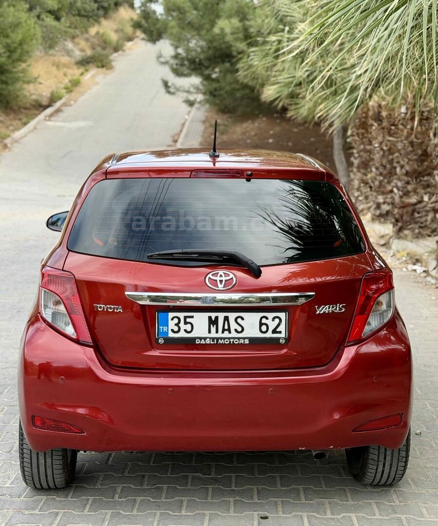 Galeriden Toyota Yaris 1.33 Cool 2012 Model İzmir 308.000 km Bordo 5