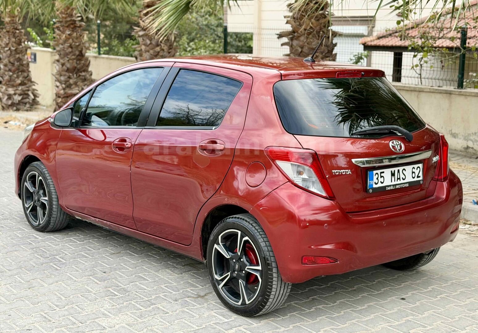Galeriden Toyota Yaris 1.33 Cool 2012 Model İzmir 308.000 km Bordo 4