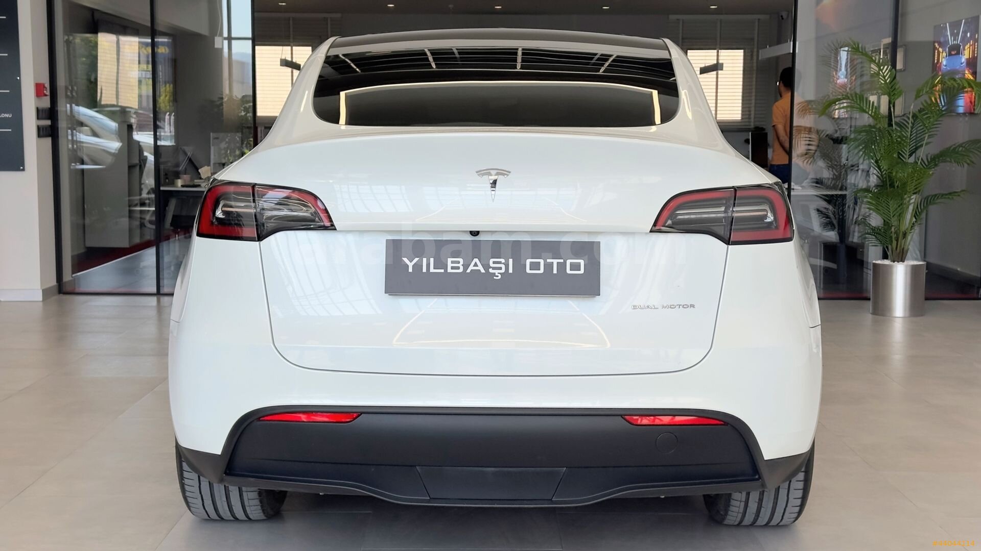 Galeriden Tesla Model Y Long Range AWD 2023 Model Bursa 21.970 km Beyaz 6
