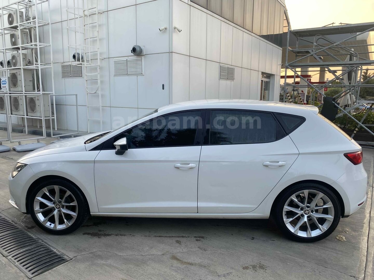Sahibinden Seat Leon 1.6 TDI Style 2015 Model Adana 210.000 km Beyaz 7