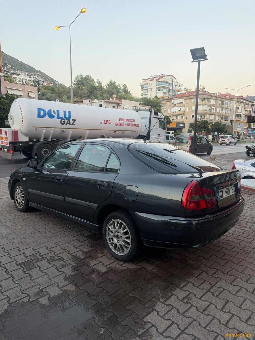 Galeriden Mitsubishi Carisma 1.6 Avance 2001 Model Antalya 320.000 km Siyah 7