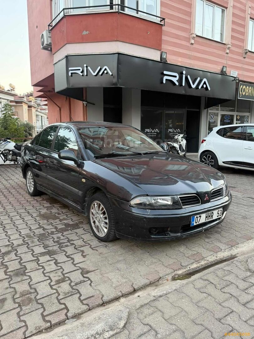 Galeriden Mitsubishi Carisma 1.6 Avance 2001 Model Antalya 320.000 km Siyah 1