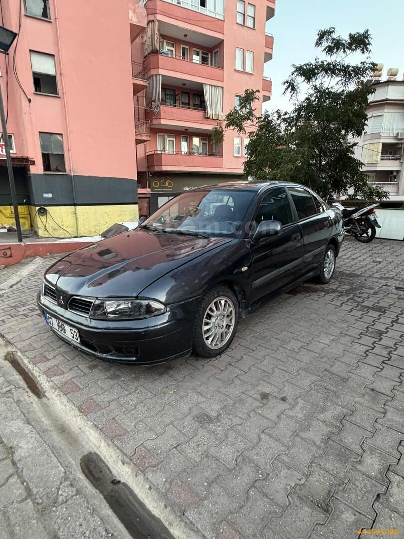 Galeriden Mitsubishi Carisma 1.6 Avance 2001 Model Antalya 320.000 km Siyah 2