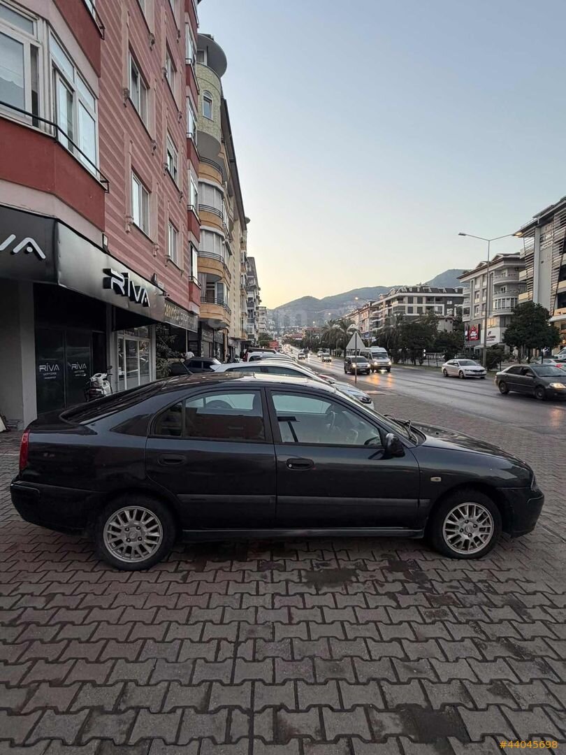 Galeriden Mitsubishi Carisma 1.6 Avance 2001 Model Antalya 320.000 km Siyah 4