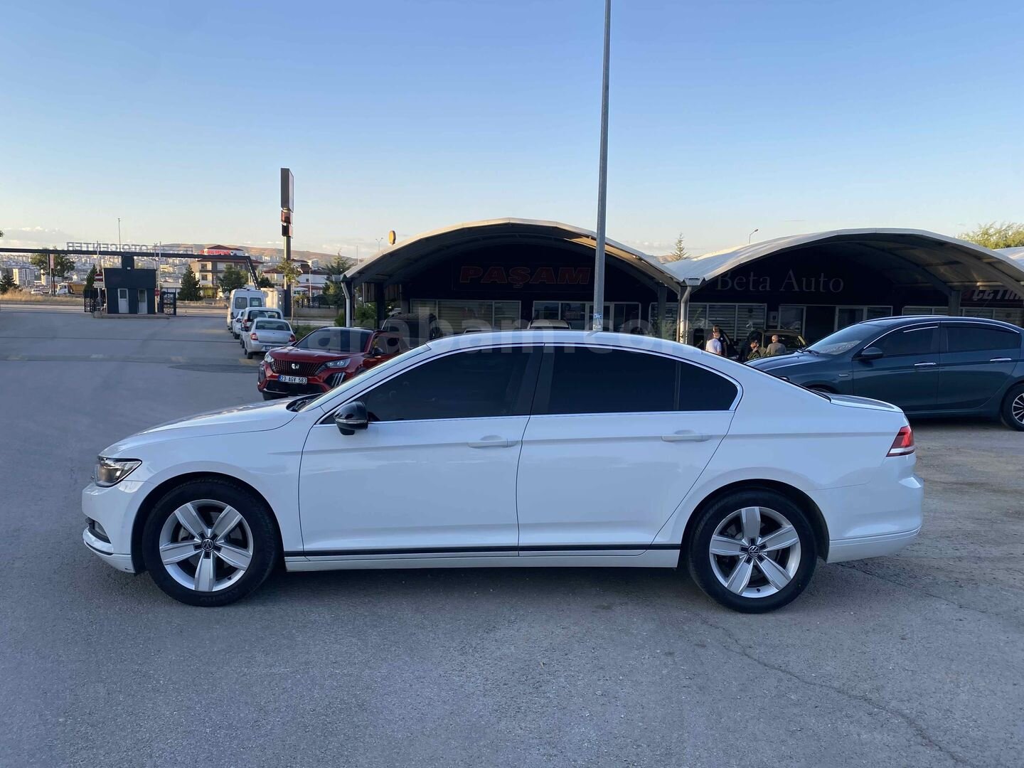 Galeriden Volkswagen Passat 1.6 TDi BlueMotion Impression 2019 Model Elazığ 95.000 km Beyaz 5