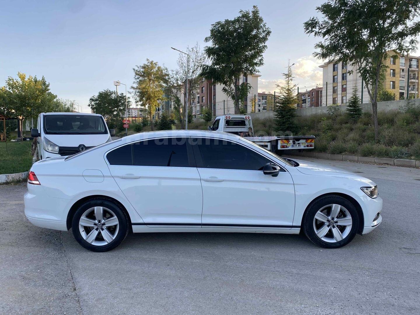 Galeriden Volkswagen Passat 1.6 TDi BlueMotion Impression 2019 Model Elazığ 95.000 km Beyaz 4