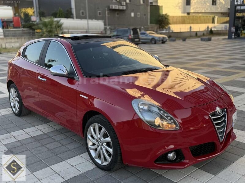 Galeriden Alfa Romeo Giulietta 1.6 JTD Distinctive 2015 Model Bursa 130.000 km Kırmızı