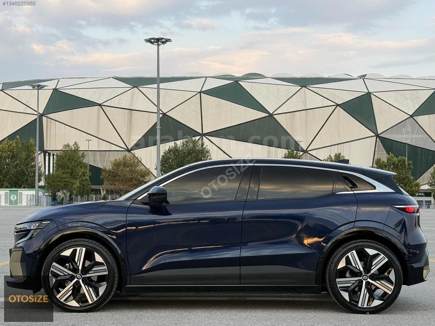 Galeriden Renault Megane E-Tech Iconic 2023 Model Konya 28.000 km Mavi 5