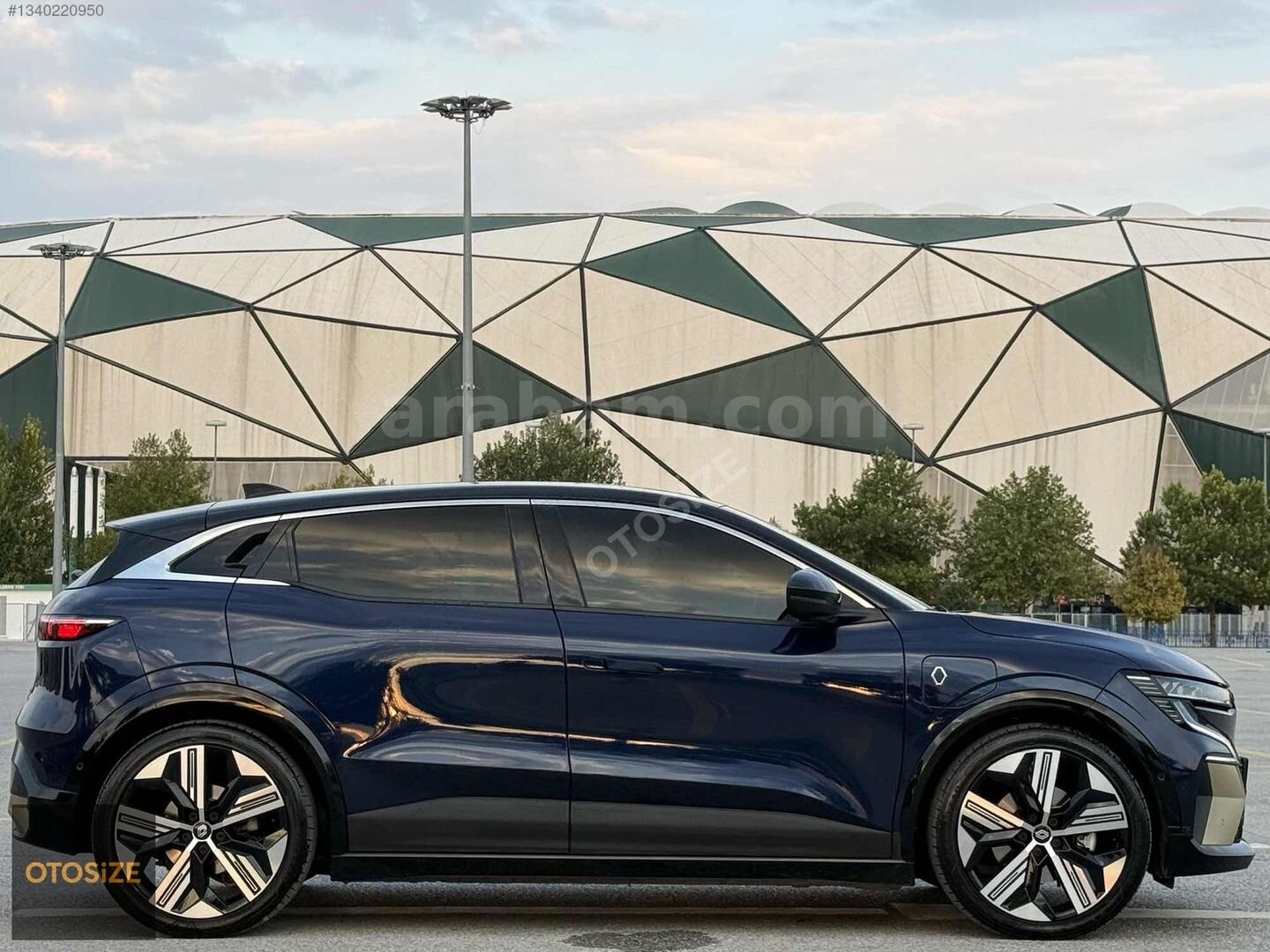 Galeriden Renault Megane E-Tech Iconic 2023 Model Konya 28.000 km Mavi 4