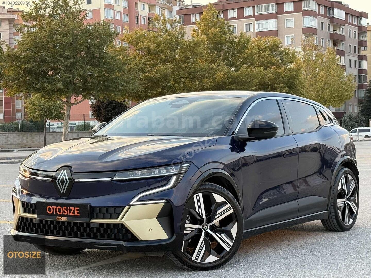 Galeriden Renault Megane E-Tech Iconic 2023 Model Konya 28.000 km Mavi 3