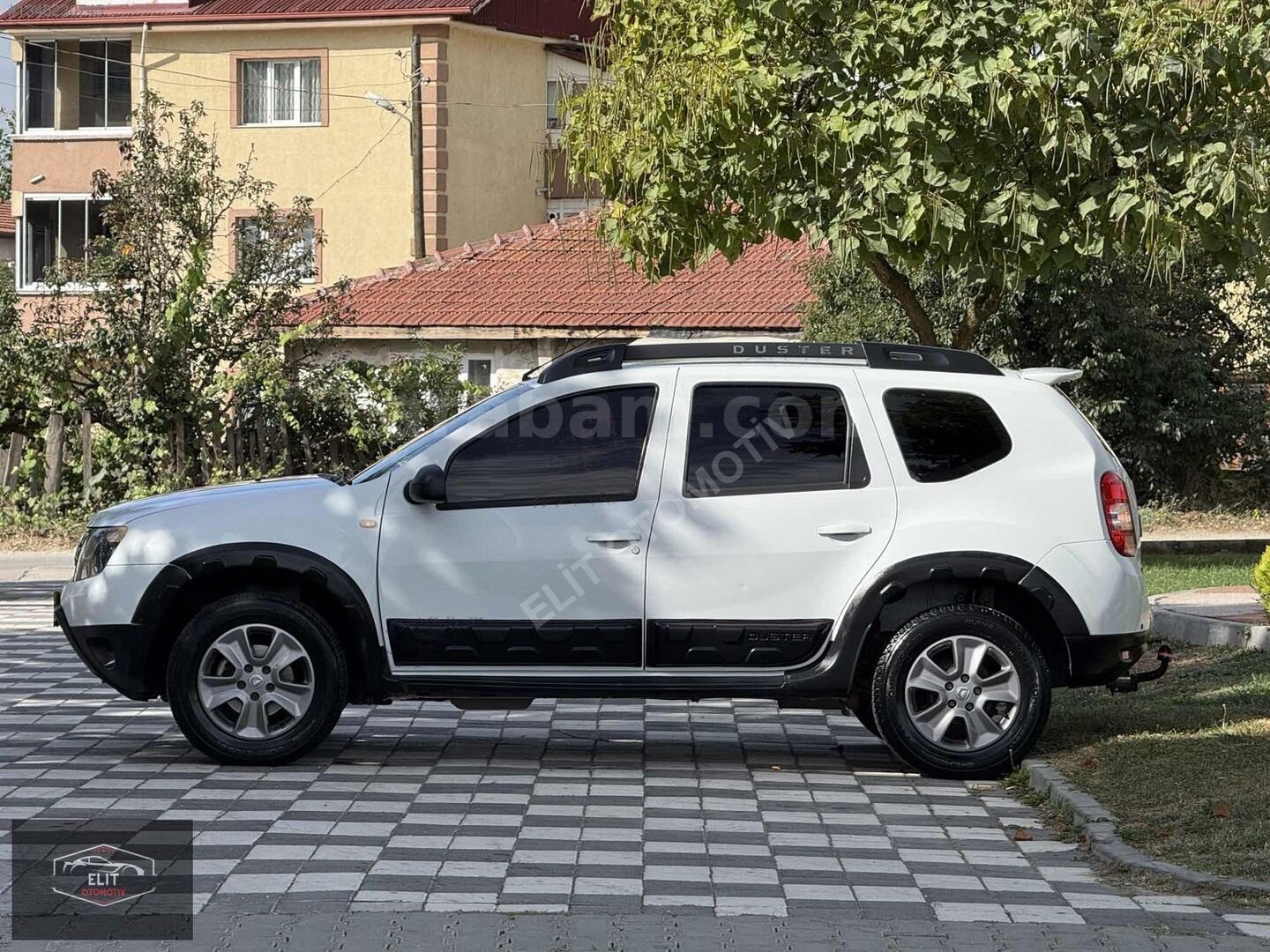 ELİT OTOMOTİVDEN EMSALSİZ TEMİZLİKTE 4*4 LAUREATE DUSTER 6