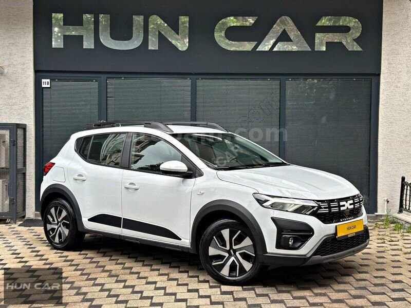 HUN CAR-2025 SANDERO STEPWAY EXPRESSİON GSR2 31.000KM BOYASIZ
