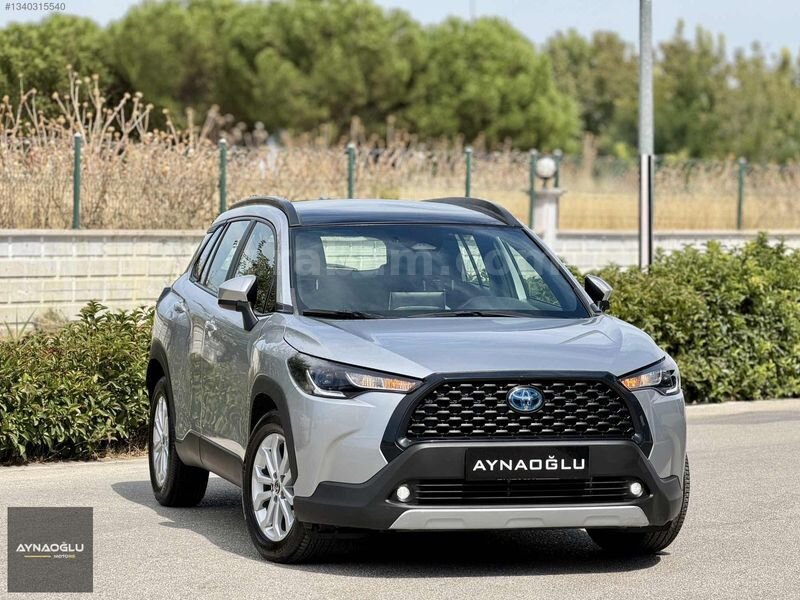 AYNAOĞLU 2023 TOYOTA COROLLA 1.8HYBRİT CAMTAVAN HATASIZ 95 BINKM 1