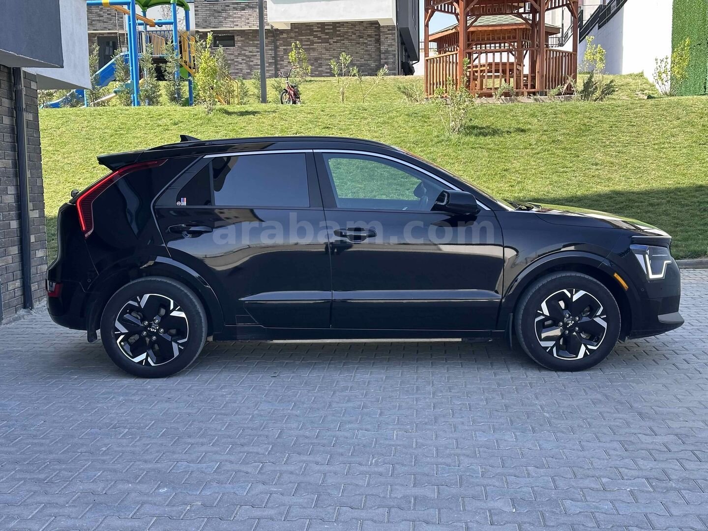 Sahibinden Kia Niro EV Prestige 2023 Model 145.000 km Siyah 3