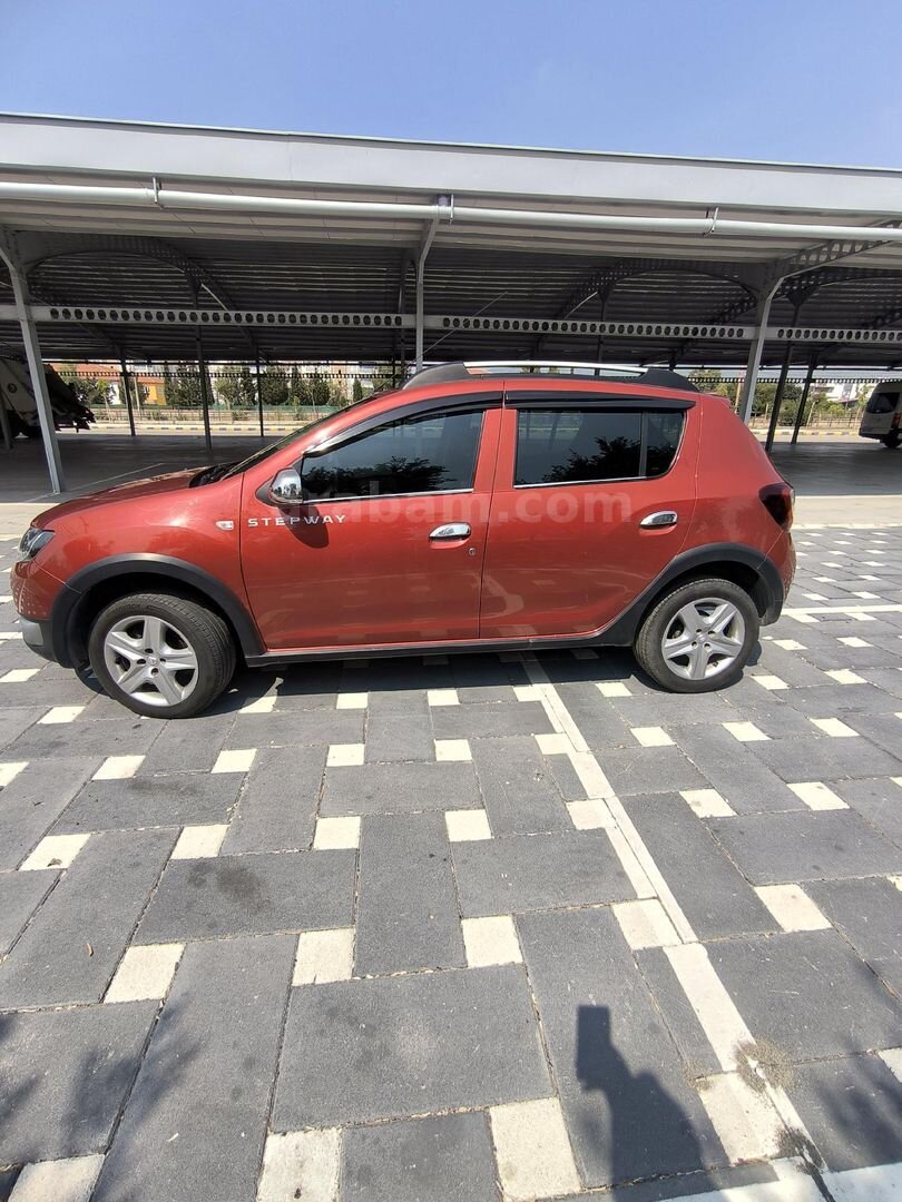 Sahibinden Dacia Sandero 1.5 dCi Stepway 2015 Model Hatay 82.000 km Bordo 3