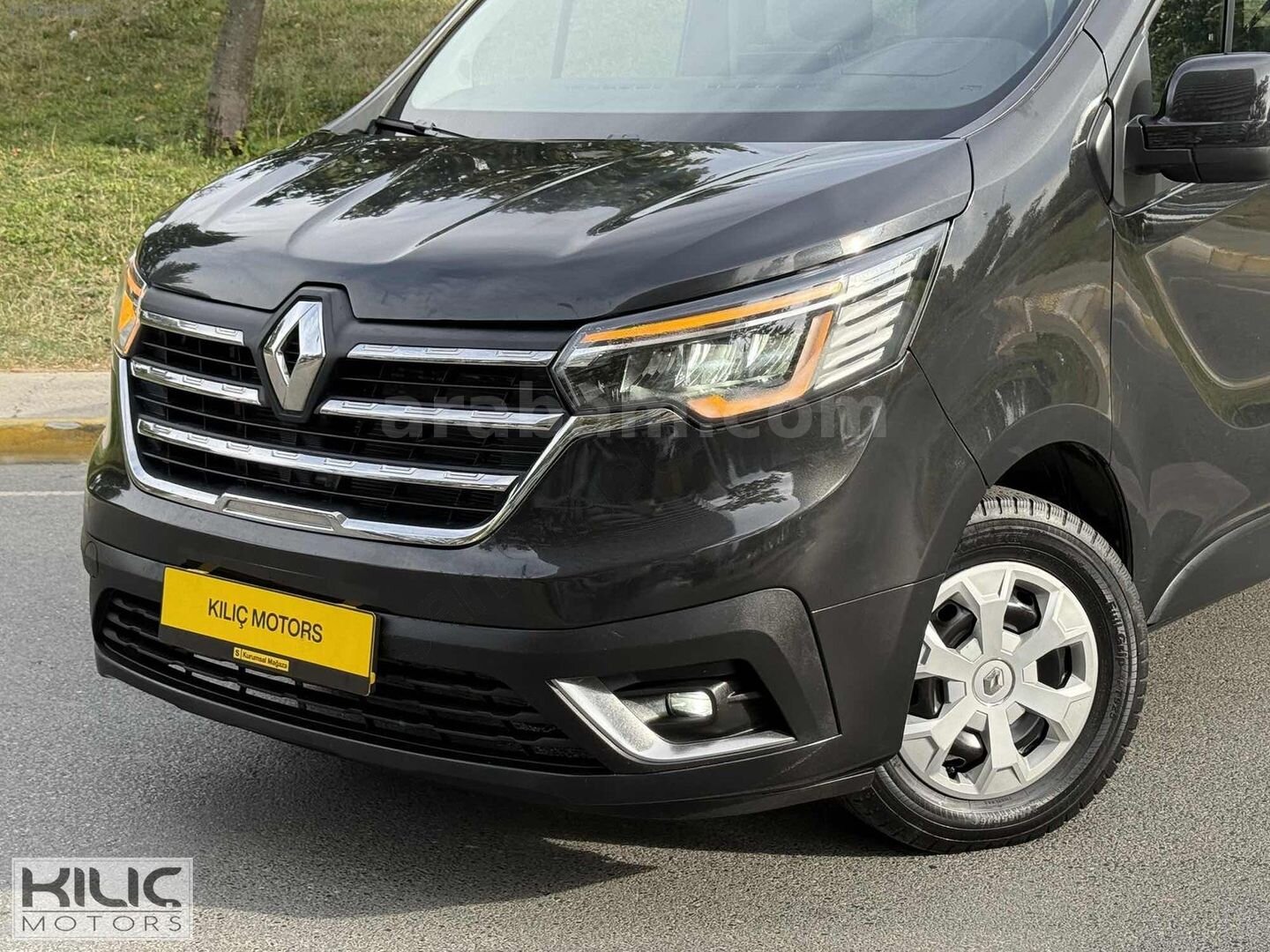 Galeriden Renault Trafic 2.0 DCI Grand Confort 2023 Model İstanbul 85.000 km Siyah 4