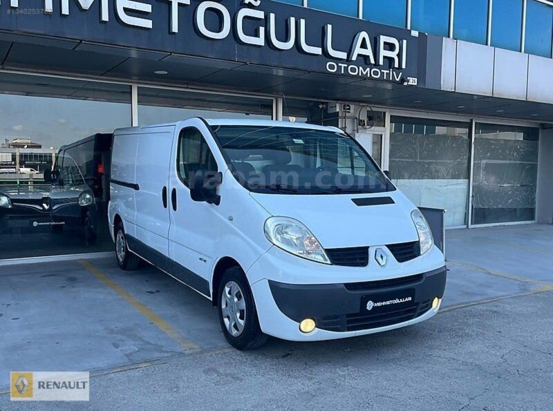 Galeriden Renault Trafic 2.0 DCI Grand Confort 2014 Model İstanbul 141.000 km Beyaz