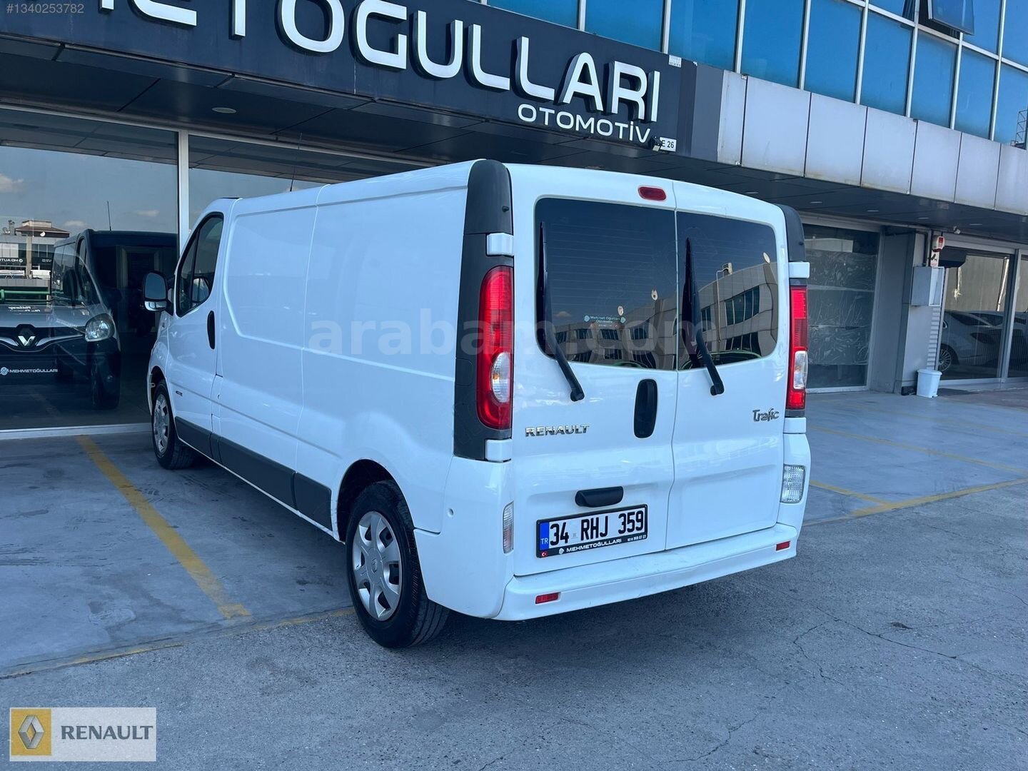 Galeriden Renault Trafic 2.0 DCI Grand Confort 2014 Model İstanbul 141.000 km Beyaz 4