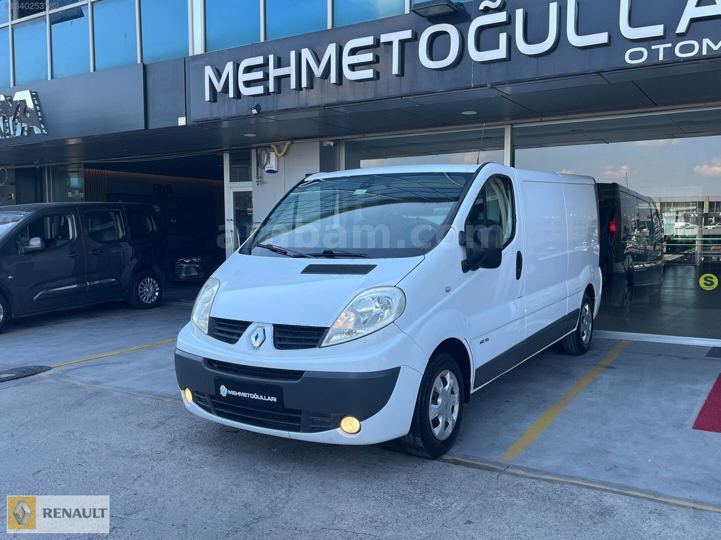 Galeriden Renault Trafic 2.0 DCI Grand Confort 2014 Model İstanbul 141.000 km Beyaz 3