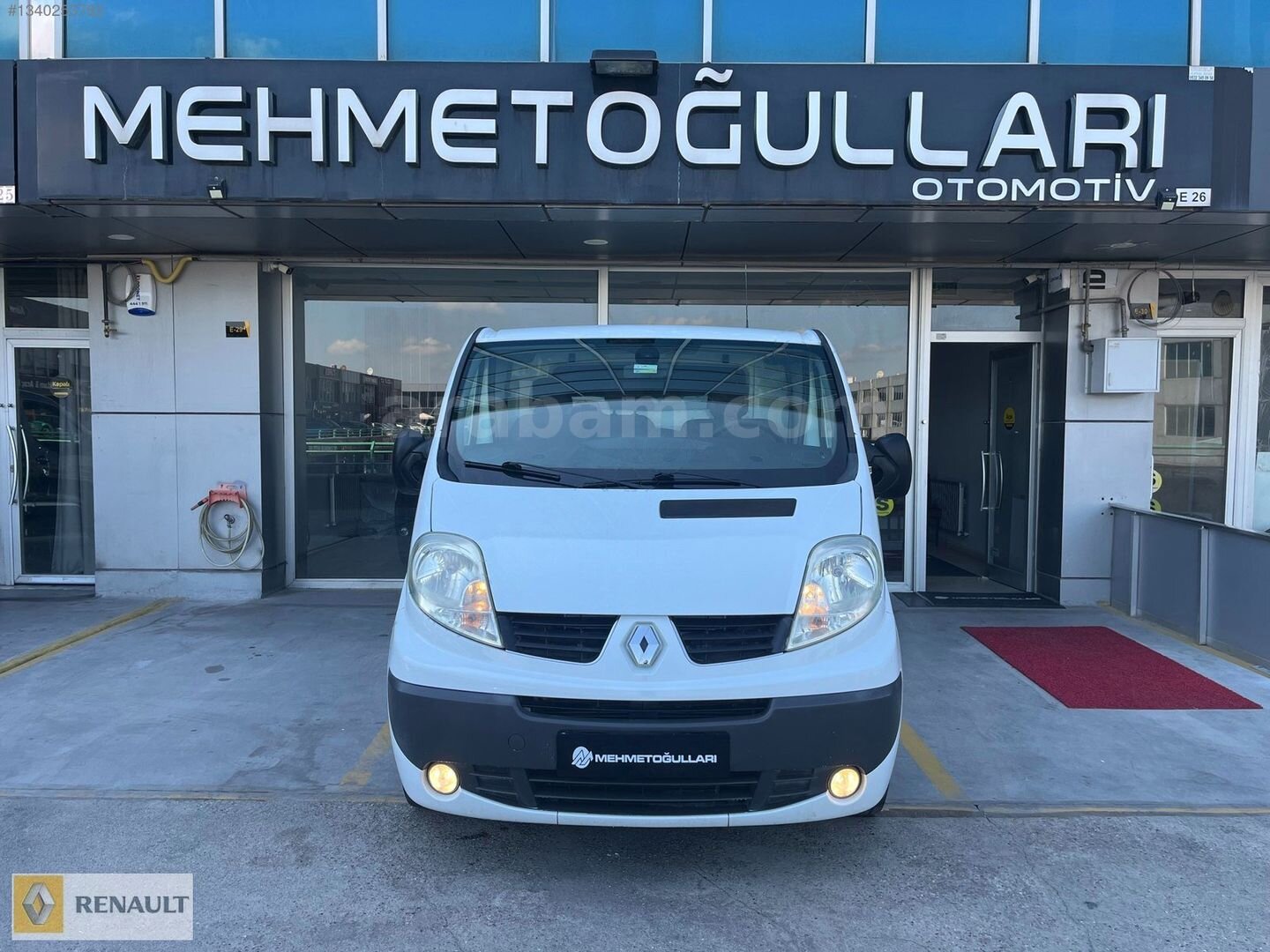 Galeriden Renault Trafic 2.0 DCI Grand Confort 2014 Model İstanbul 141.000 km Beyaz 2