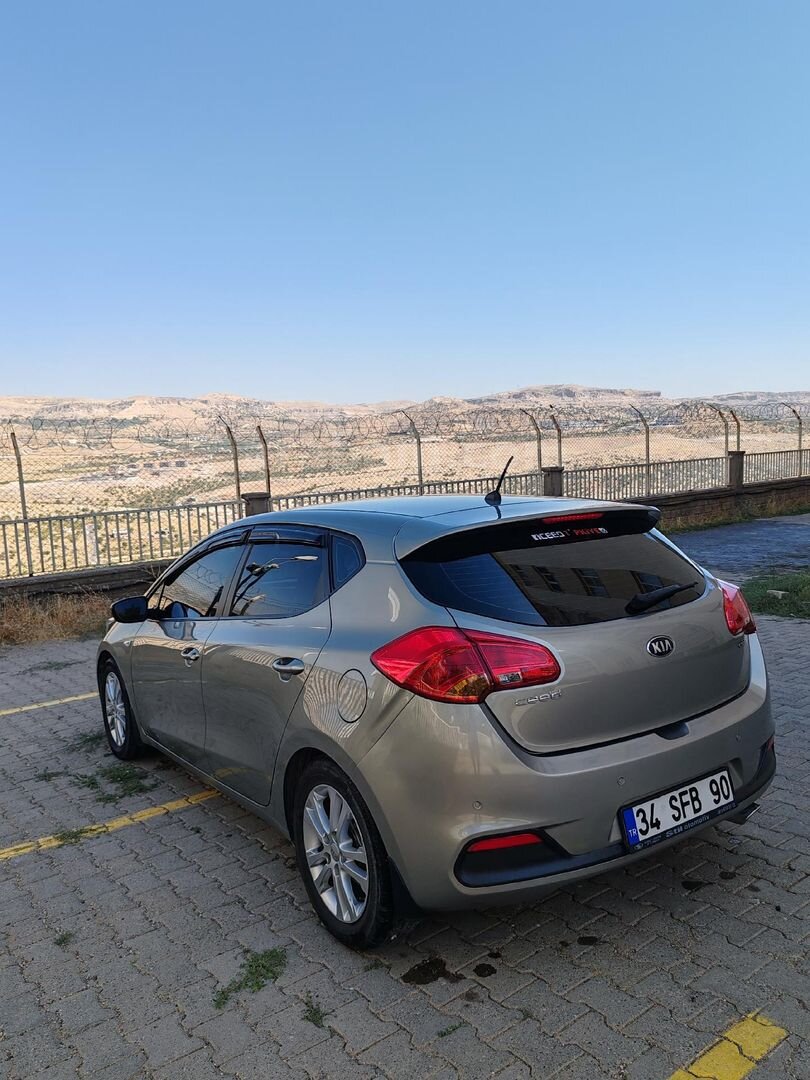 Memurdan temiz Kia Ceed 5