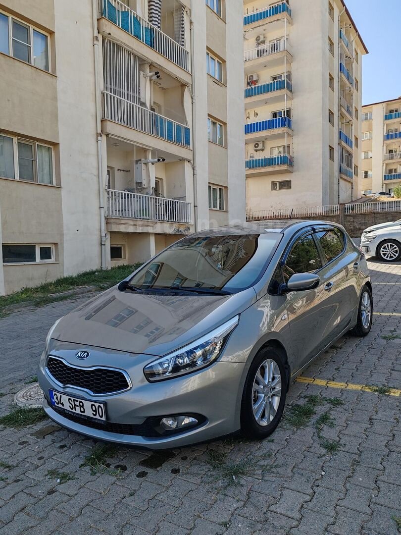 Memurdan temiz Kia Ceed 1