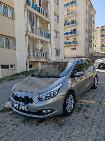 Memurdan temiz Kia Ceed
