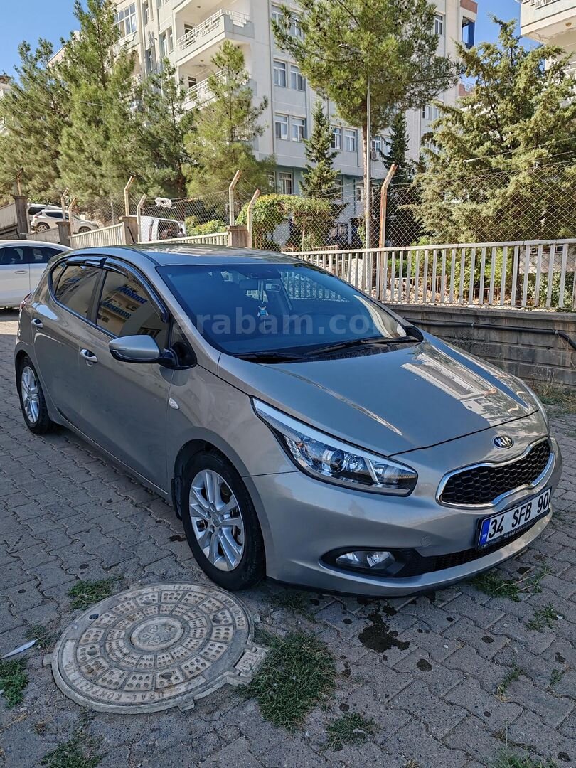 Memurdan temiz Kia Ceed 2