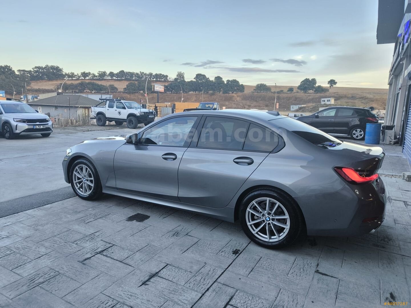 Galeriden BMW 3 Serisi 320i Sport Line 2026 Model Tekirdağ 18.000 km Gri 6