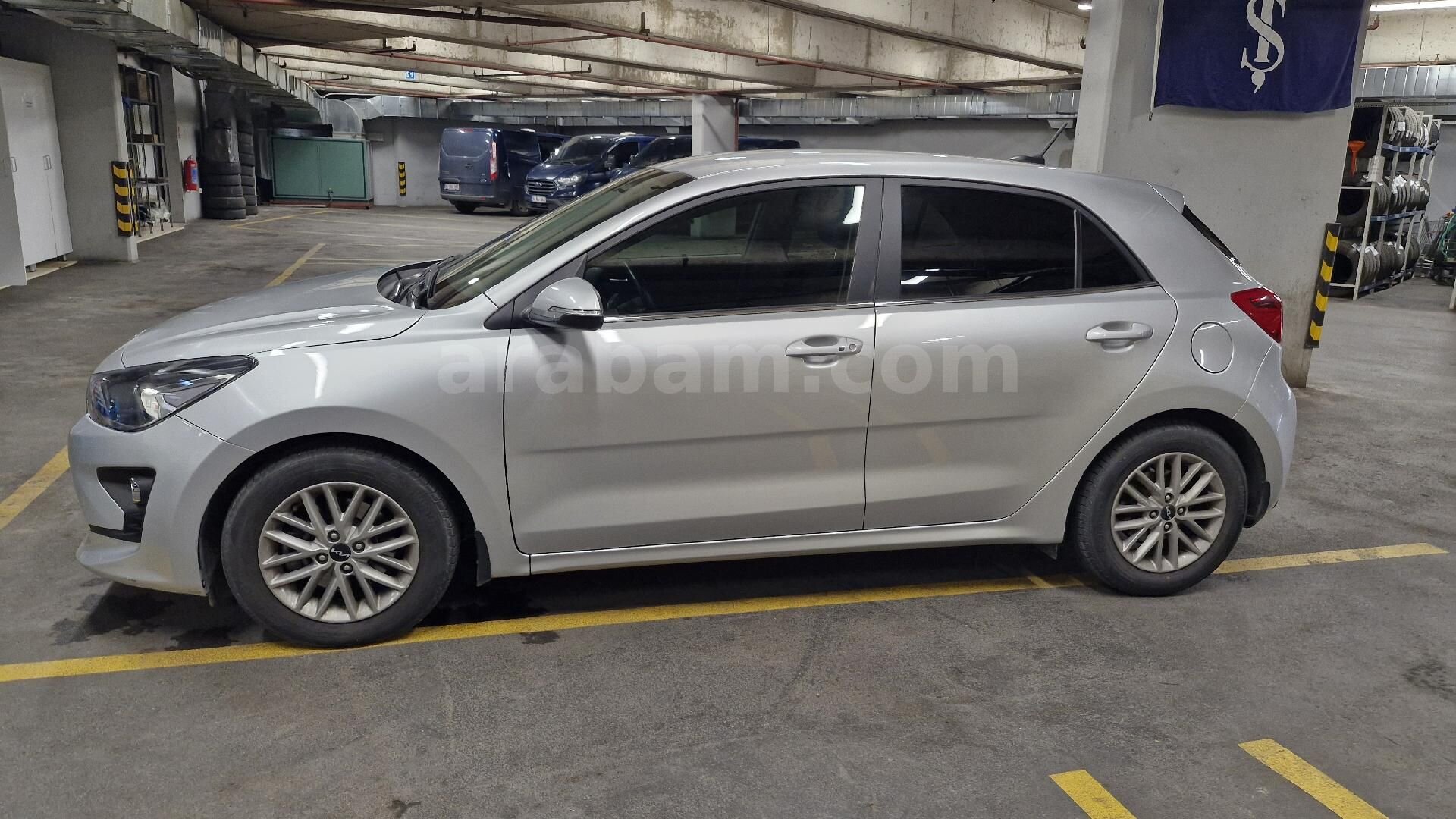 Sahibinden Kia Rio 1.4L MPI Elegance 2022 Model 4