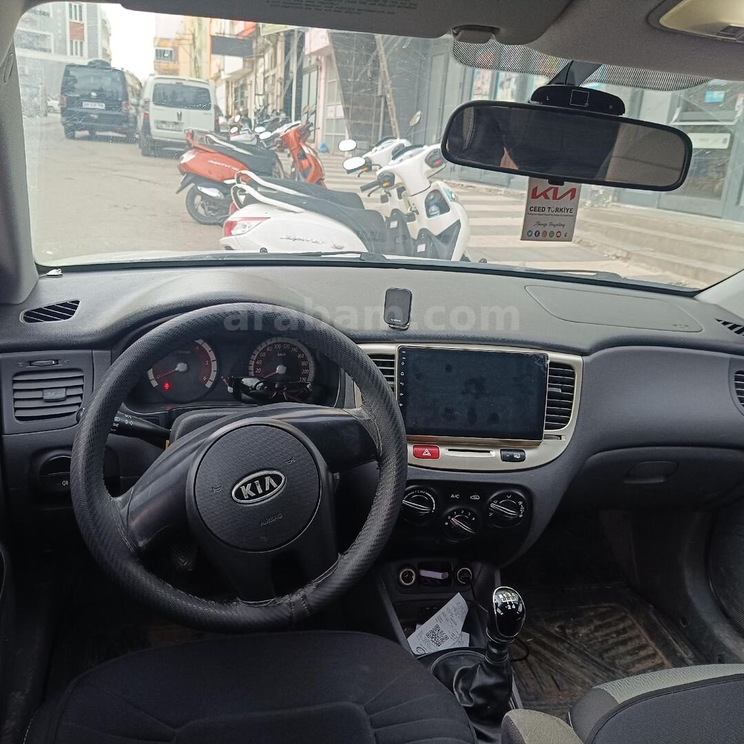 Sahibinden Kia Rio 1.5 CRDi EXComfort 2011 Model 280000 km Beyaz 6