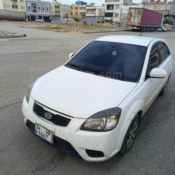 Sahibinden Kia Rio 1.5 CRDi EXComfort 2011 Model 280000 km Beyaz