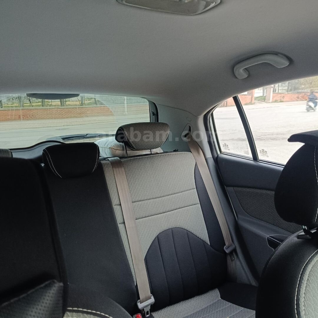 Sahibinden Kia Rio 1.5 CRDi EXComfort 2011 Model 280000 km Beyaz 5