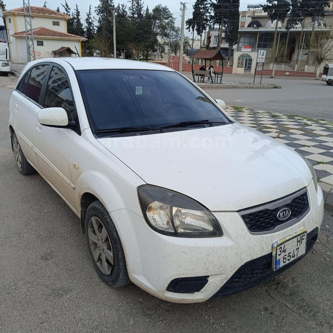 Sahibinden Kia Rio 1.5 CRDi EXComfort 2011 Model 280000 km Beyaz 2