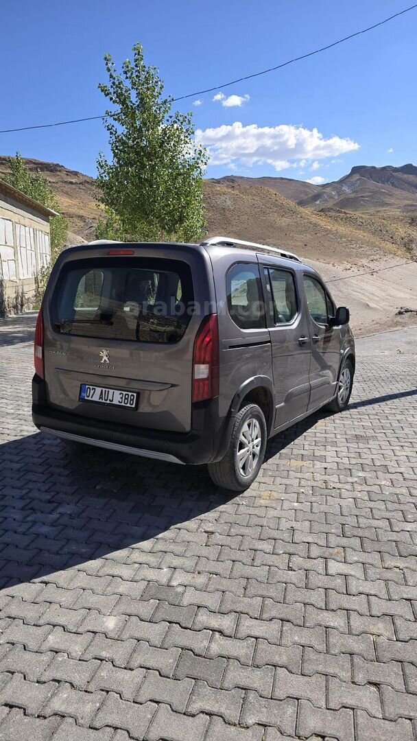 Sahibinden Peugeot Rifter 1.5 BlueHDI Allure 2021 Model Van 98.000 km Gri 2