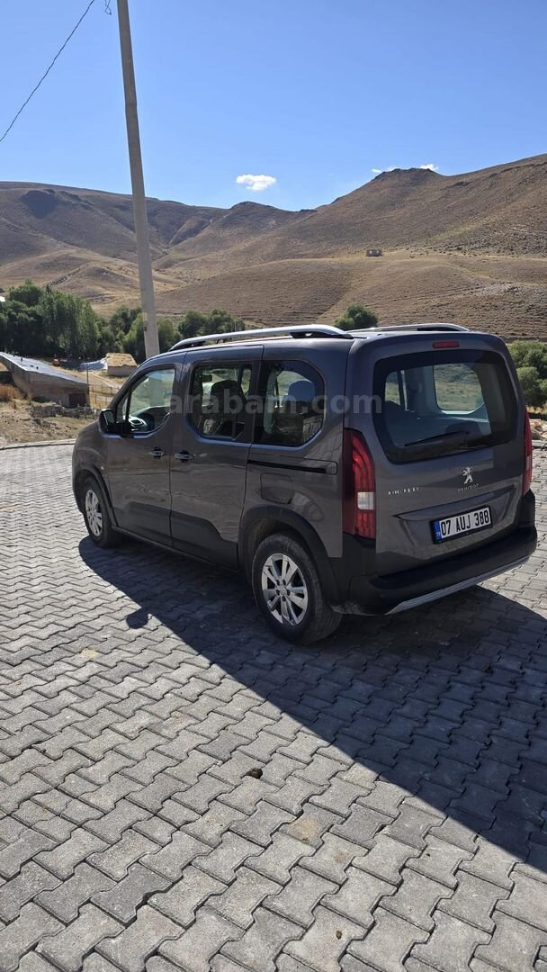 Sahibinden Peugeot Rifter 1.5 BlueHDI Allure 2021 Model Van 98.000 km Gri 3