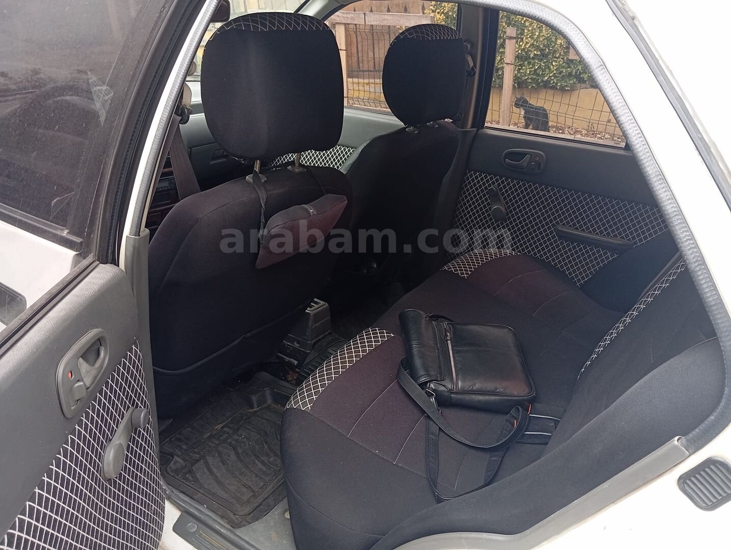 Sahibinden Suzuki Swift 1.3 GLX 2001 Model İstanbul 230.000 km Beyaz 7