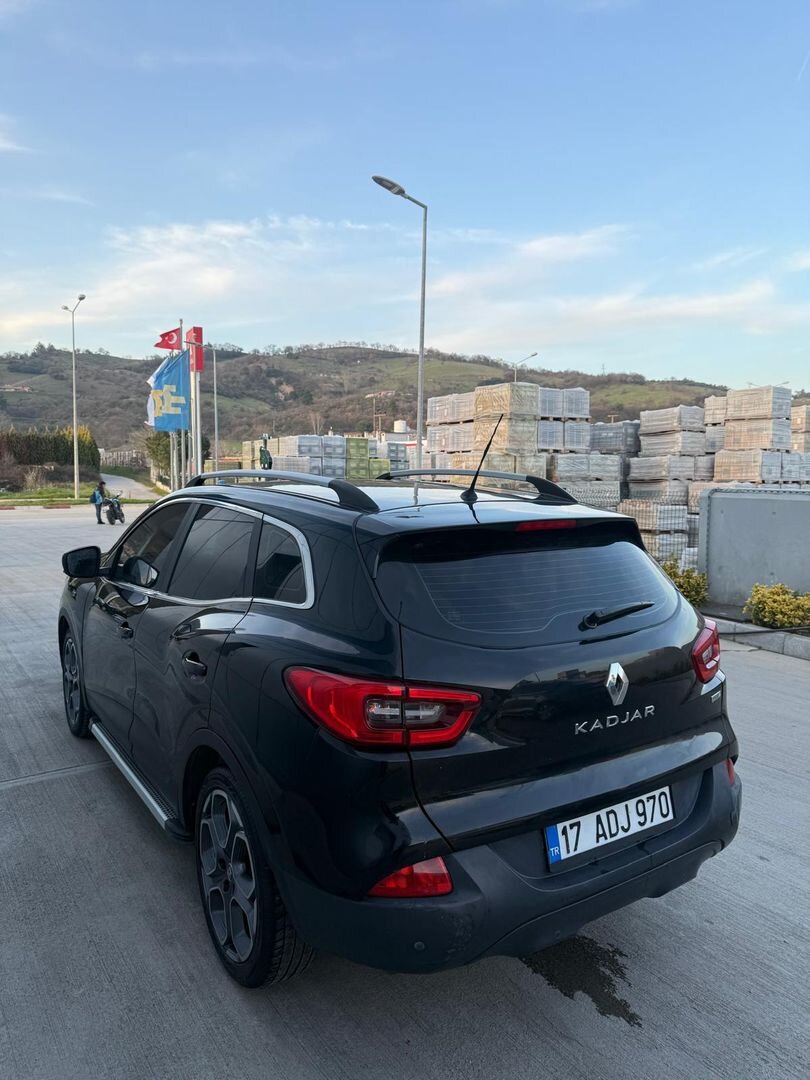 Sahibinden Renault Kadjar 1.5 dCi Touch 2015 Model 146.000 km Siyah 3